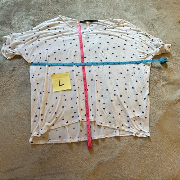 Kensie white with tiny blue squares soft tee Size L - Picture 8 of 8